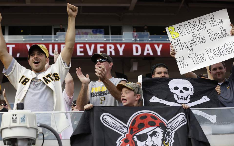 Pirates-Reds-Baseball