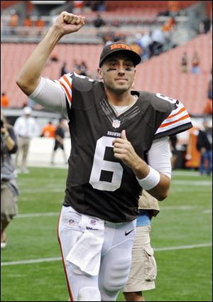 Cleveland Browns quarterback Brian Hoyer runs off the field after a 17-6 win over the Cincinnati Bengals on Sunday.