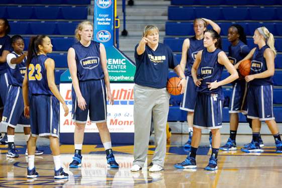 University-of-Toledo-basketball-head-coach-Tricia-Cullop-speaks-to-her-team