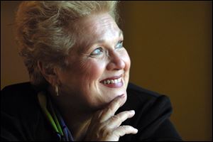 Singer Marilyn Horne will participate in a public program at 7:30 p.m. Friday in the UT Center for Performing Arts Recital Hall. Tickets are $25.  