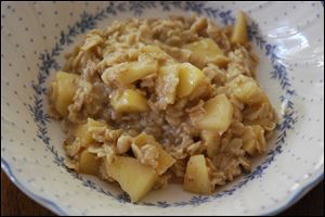Breakfast oatmeal will remind you of apple pie.