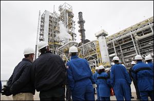 Workers at the BP-Husky Refinery in Oregon.