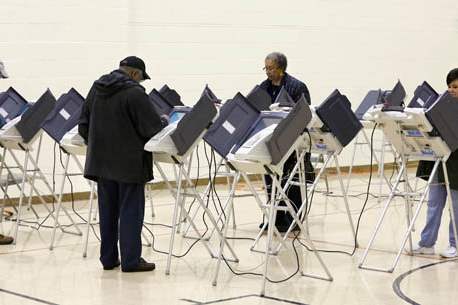 Voters-cast-their-ballots