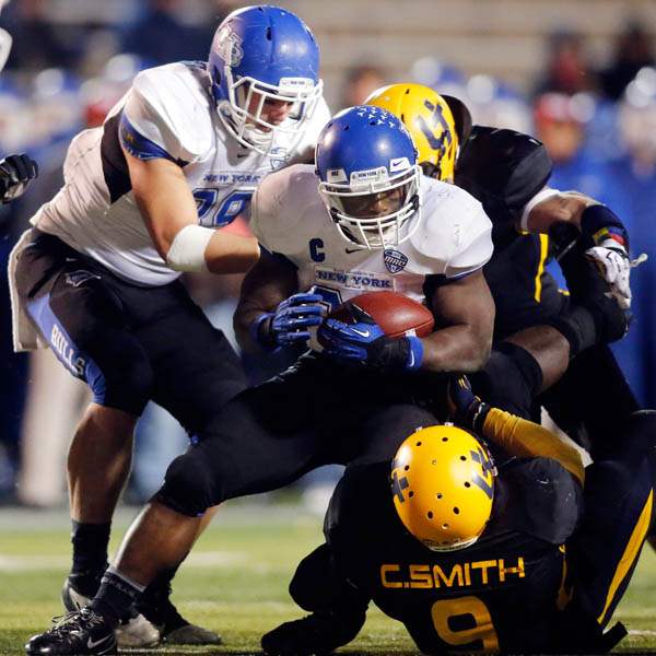 Buffalo-RB-Branden-Oliver-3-is-stopped-by-University-o