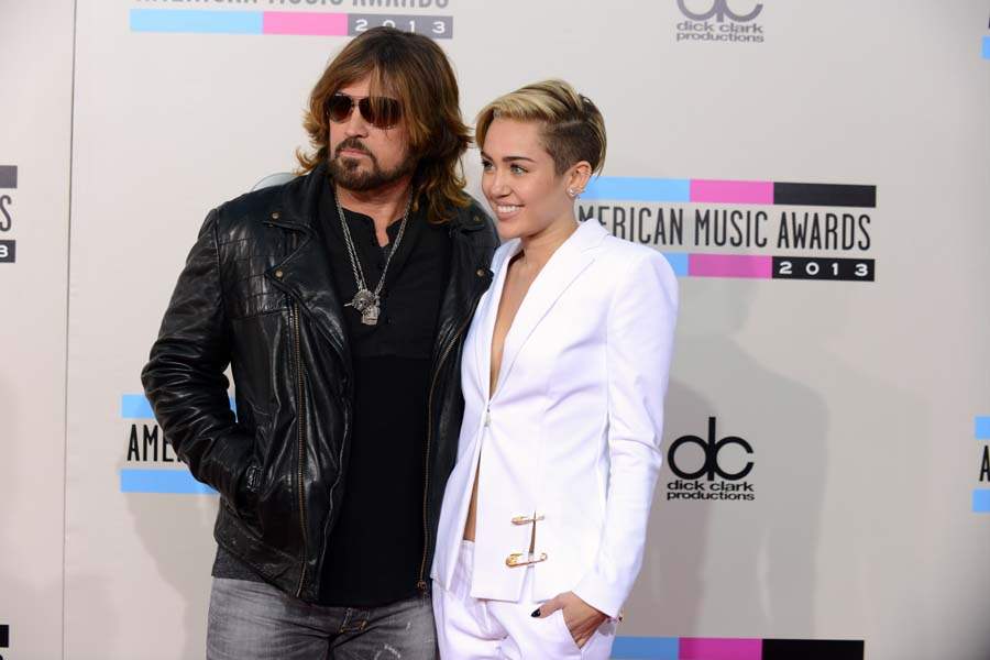 amas-billy-ray-and-miley-cyrus