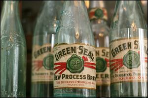 These Prohibition Era-bottles were produced by Buckeye Brewery Co., based in Toledo and established in 1836. 
