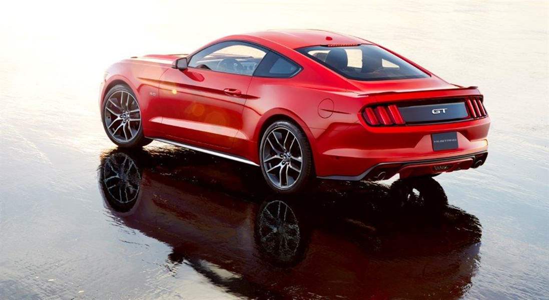 Ford-New-Mustang-rear