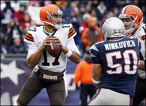 Browns quarterback Jason Campbell threw for 391 yards and no interceptions, but a 12-point lead quickly vanished late in Sunday’s loss.