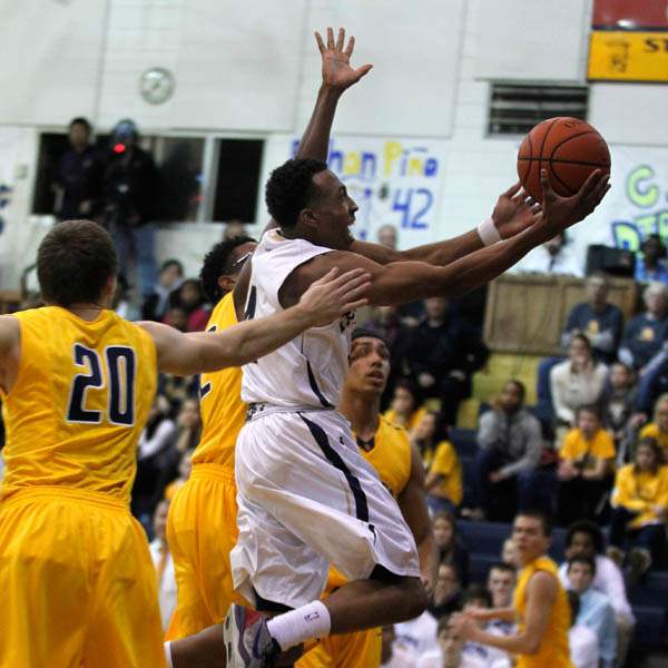 St-Johns-Anthony-Glover-Jr-drives-to-the-basket