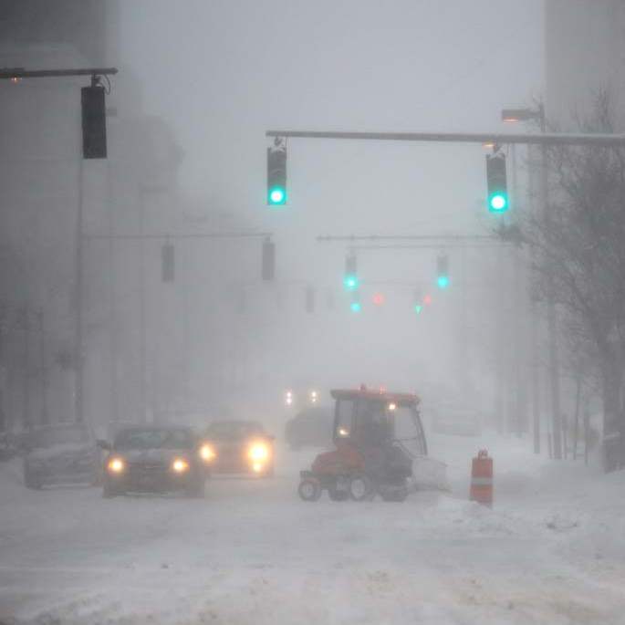 CTY-SNOW03p-plow-on-adams