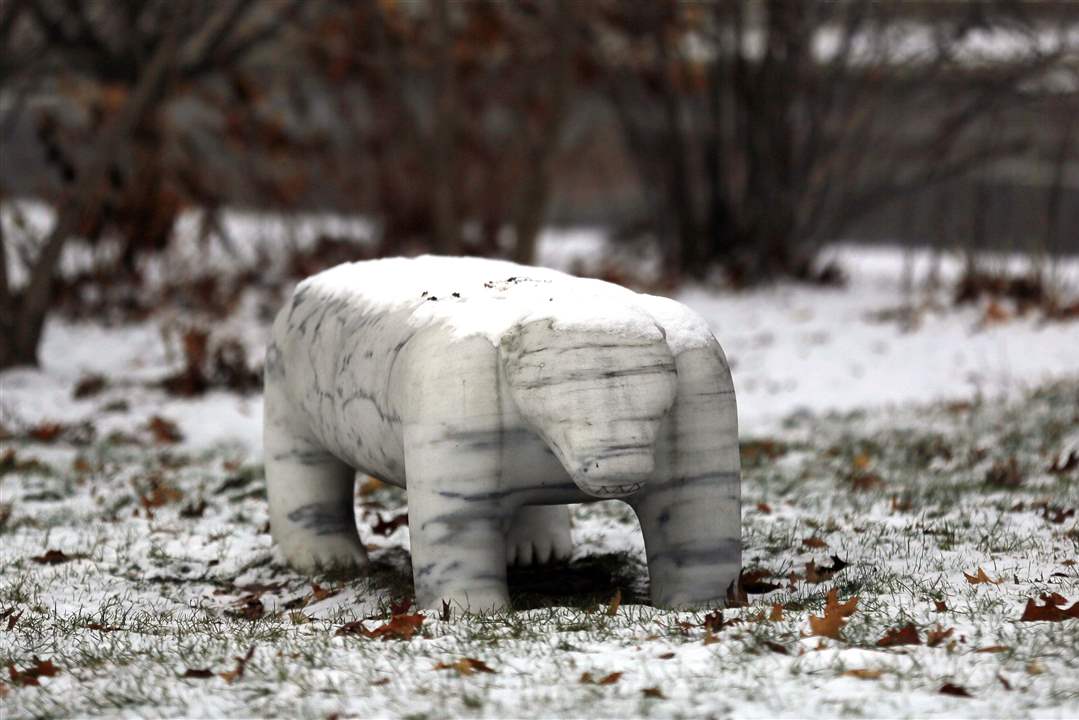 MAG-TMA-outside-art-Polar-Bear-Bench