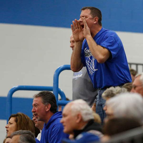 An-Anthony-Wayne-fan-protests-a-ref-s-call