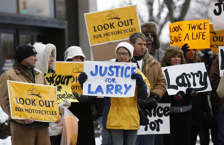 CTY-protest17p-justice-for-larry