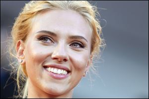 Actress Scarlett Johansson is ending her relationship with Oxfam International after being criticized over her support for an Israeli company that operates in the West Bank.