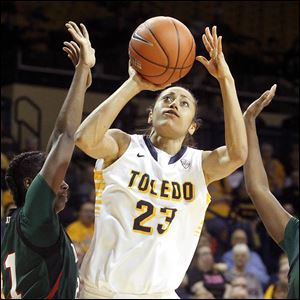  Toledo's Inma Zanoguera has scored in double figures nine of the last 10 games. She scores 14.9 a game.