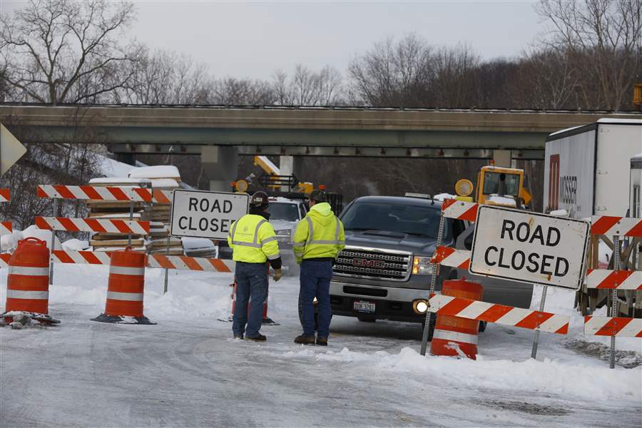 Part of I475 NB reopen after tractortrailer fell off overpass The Blade
