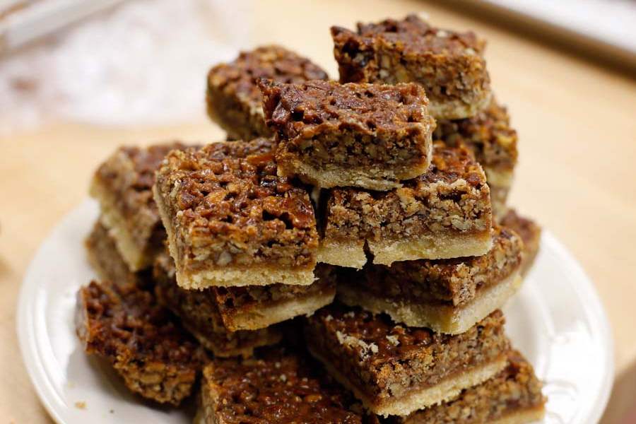 FEACULINARY11p-pecan-bars