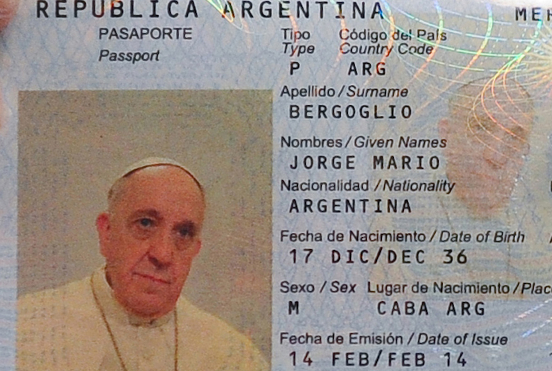 Argentina fingerprints the pope, who renews passport, insists on paying ...