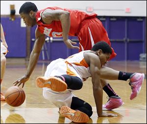 Bowsher's Nate Allen, who had 28 points, steals the ball from Southview's Leon Eggleston in a Division I sectional final at Waite.