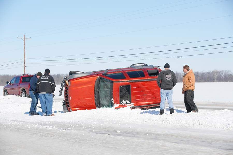 CTY-turnpike-overturned-jeep-1