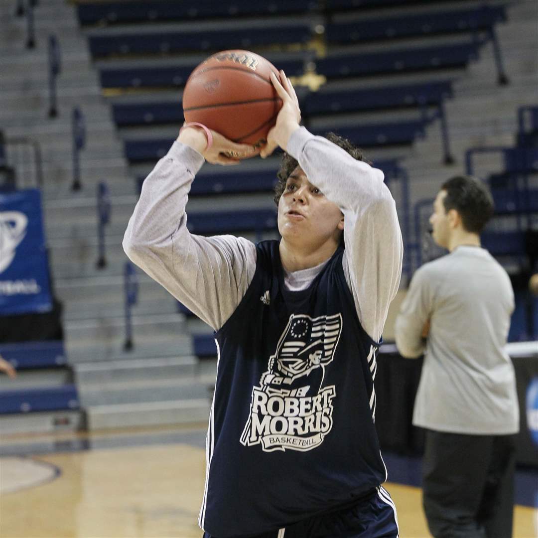 NCAA-RMU-practice-jumper