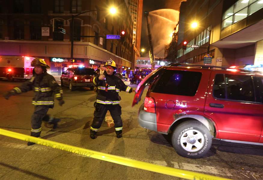 Former department store in Des Moines destroyed in fire; some streets