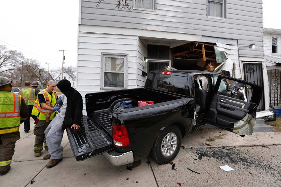 CTY-crash07p-firefighter-pickup-person