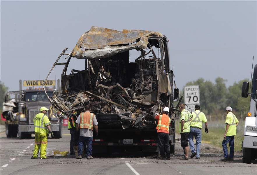 California-Bus-Crash-4