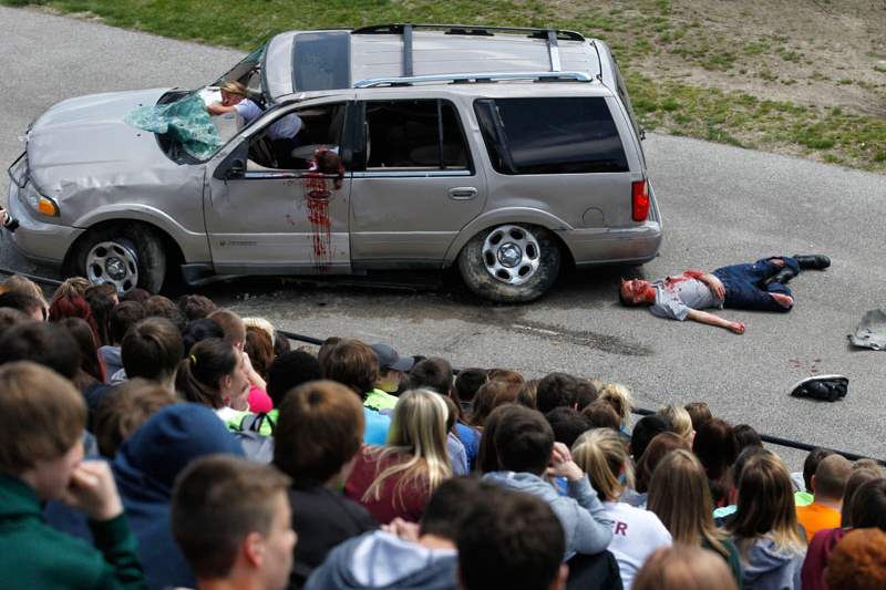 Students-pretend-to-be-victims-in-a-mock-car-accident