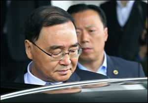 South Korean Prime Minister Chung Hong-won offered to resign Sunday over the government's handling of a deadly ferry sinking.