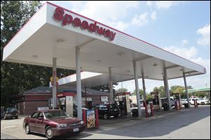 Speedway, owned by the Marathon Petroleum Corp., will expand with Marathon’s purchase of Hess Corp.’s retail arm.