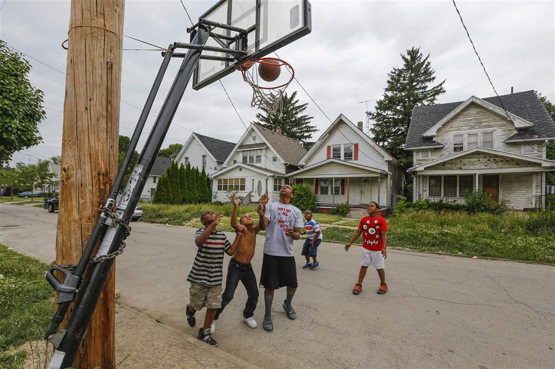 CTY-uglytoledo-hoops