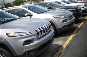 The Jeep Cherokee will now include engines that automatically shut off when the vehicle comes to a stop.