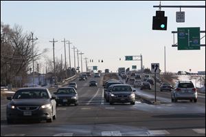Dixie Highway’s congested intersection with Eckel Junction Road will get a $2.25 million facelift starting next week that will feature five new turn lanes and the lengthening of four others.
