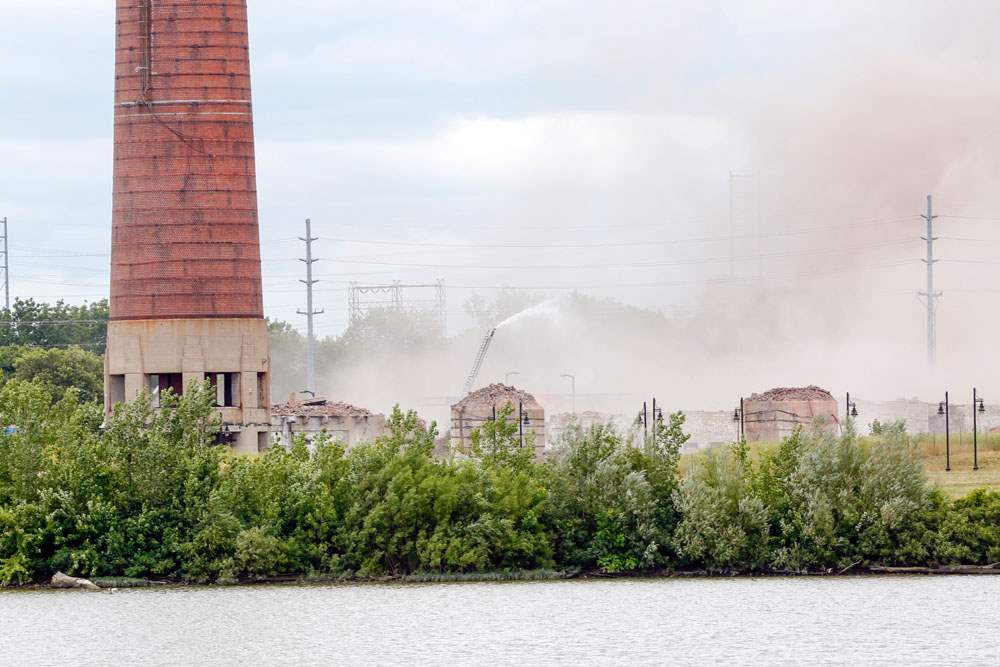 CTY-implosion17pThe-two-smaller-smokestacks-are-gone-at-the-Marina-District