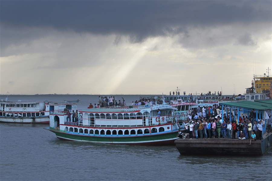 Bangladesh-Ferry-Accident-8