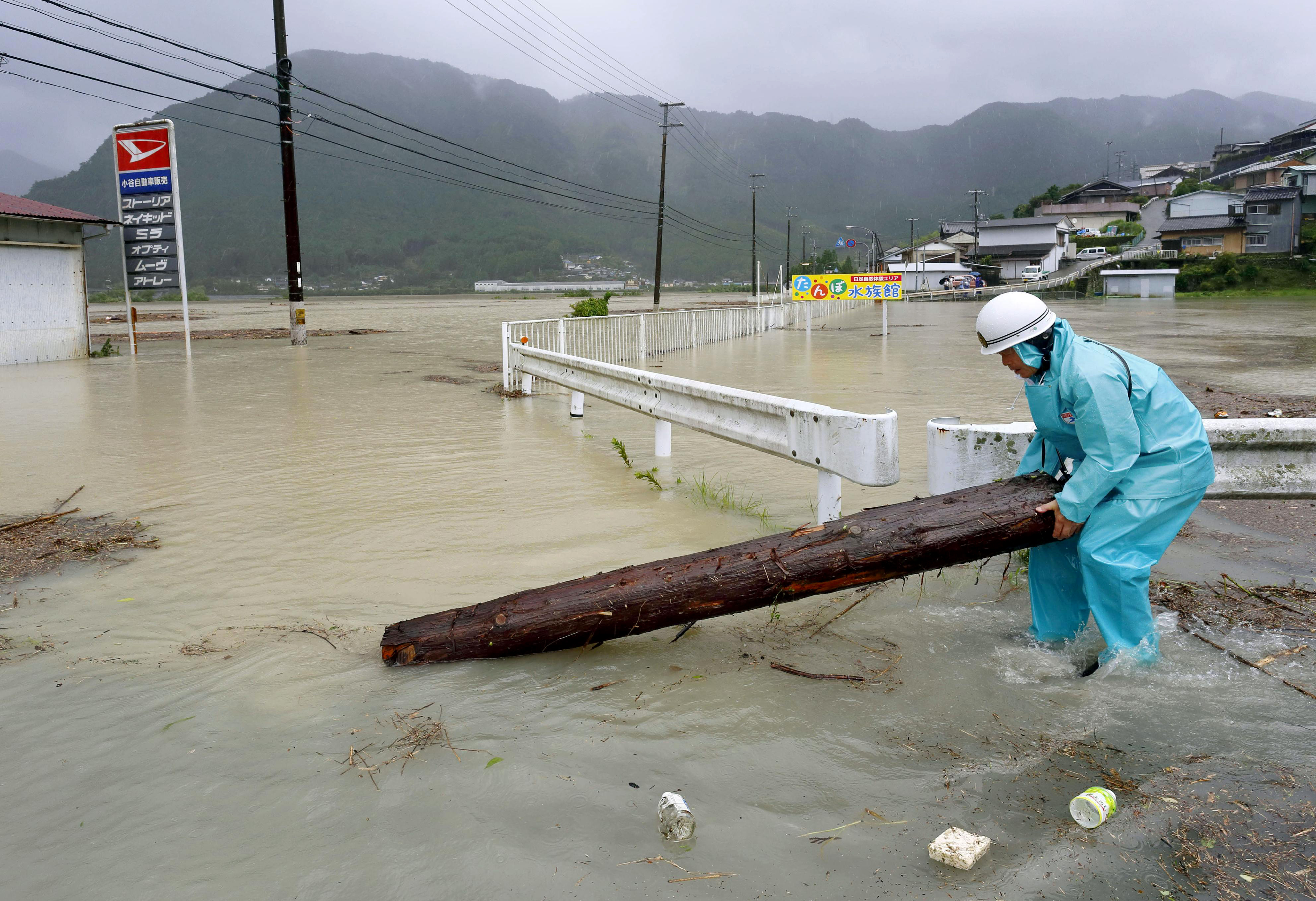 Storm lashes Japan with rain, wind; 1 dead, more than 50 hurt, 1.2