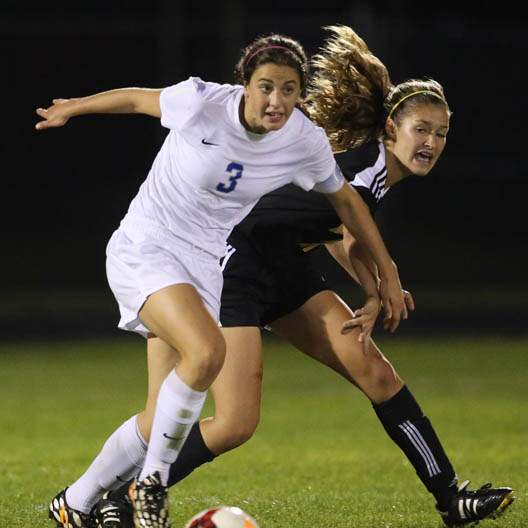 SPT-AWGIRLSOCCER17-2