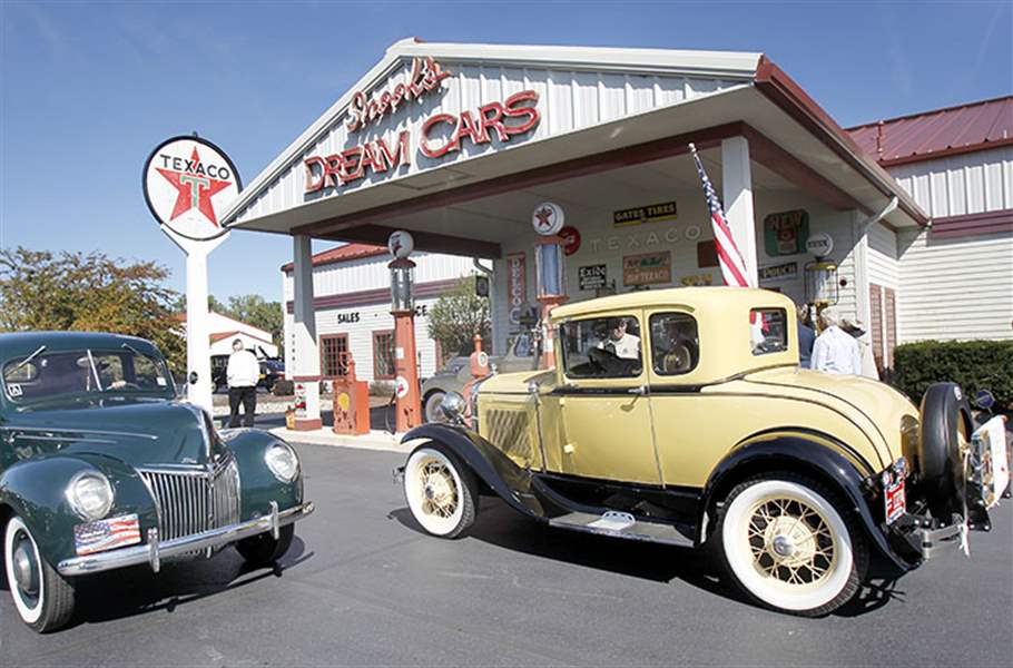 Bowling Green hosts antiquecar tour for the day The Blade