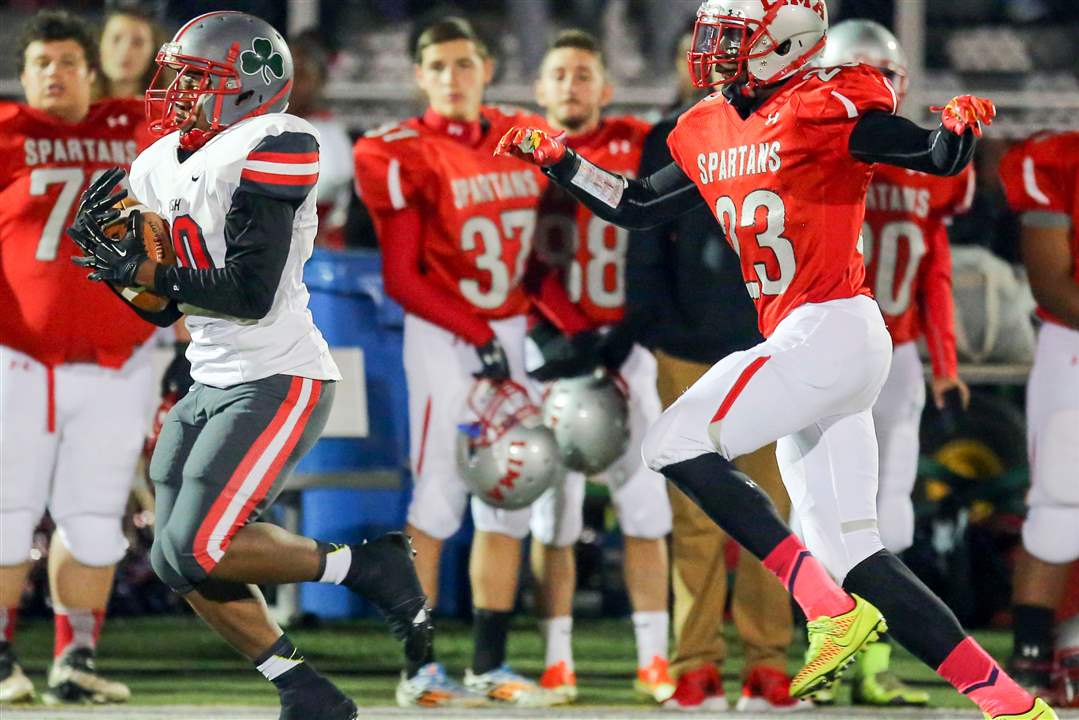 SPT-CClimaFoot25pCentral-Catholic-s-Keith-Smith-30-intercepts