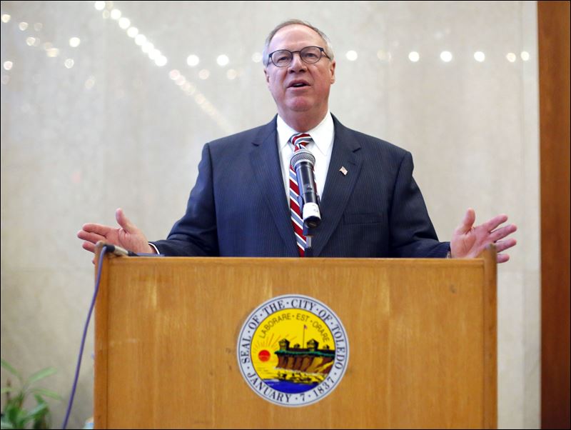 Toledo Mayor D. Michael Collins taken off life support, dies at 70