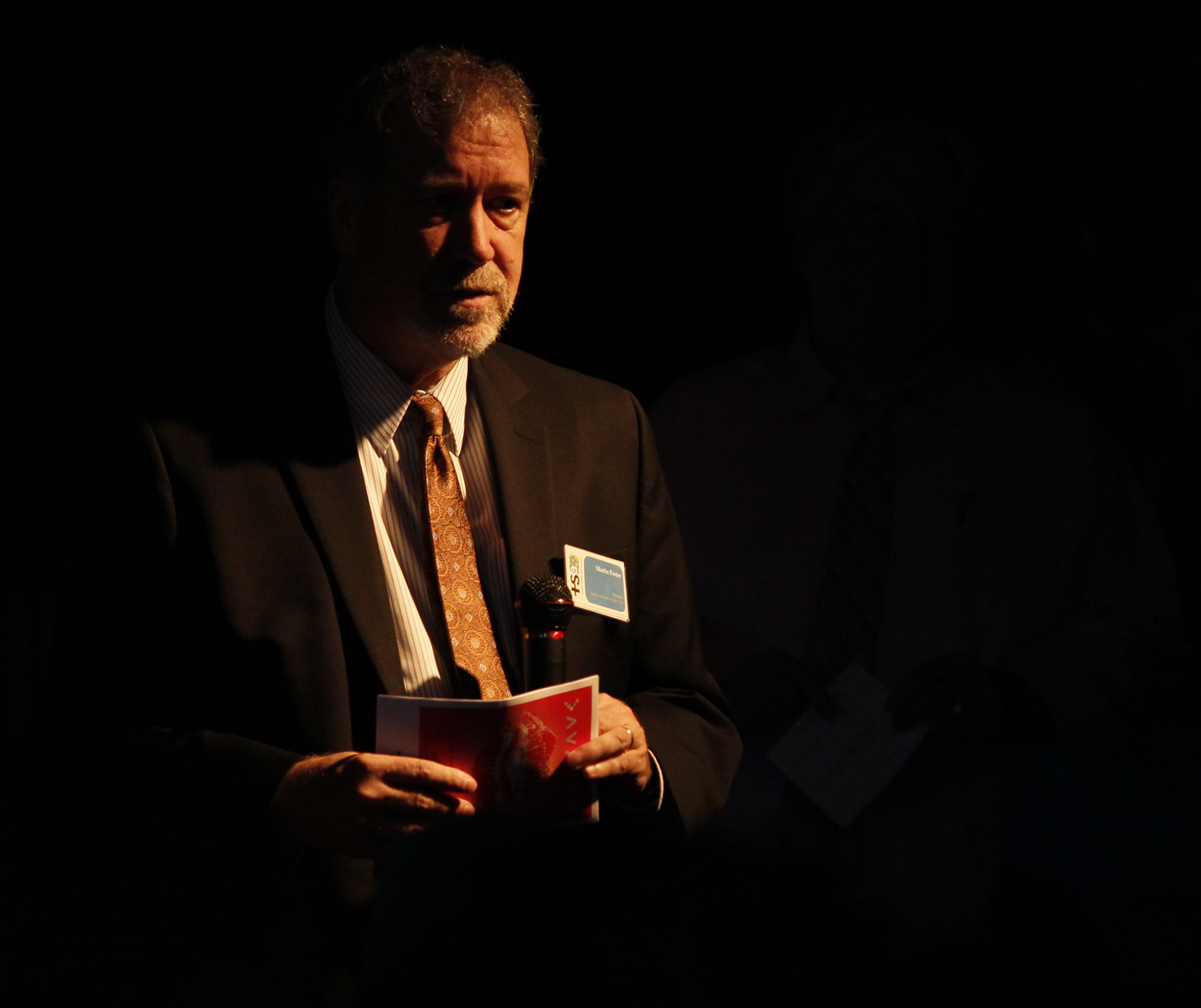 Toledo School for the Arts director Martin Porter announces retirement