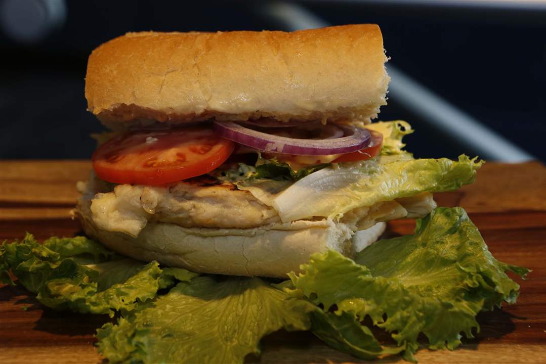 SPT-FUD-hensfood3p-Holy-Toledo-chicken-sandwich