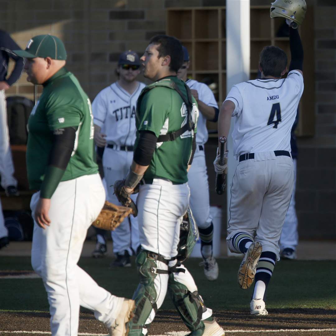 SPT-DistrictBaseball22p-15