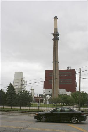 View of the former Fiskar coal-fired power plant along Cermak Road in Chicago. The plant closed after a contentious battle from neighbors and as it became harder to compete with stronger air pollution laws, climate change, falling prices from tracking, etc. 