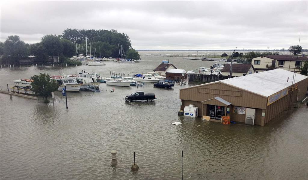 Heavy rains flood area roads, thousands lose power - The Blade
