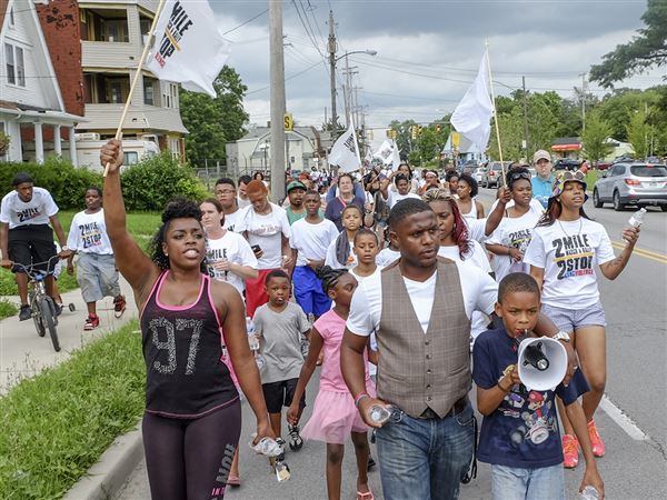 Rally brings awareness to gun violence in Toledo