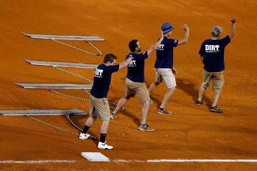 SPT-hens18p-grounds-crew-dances