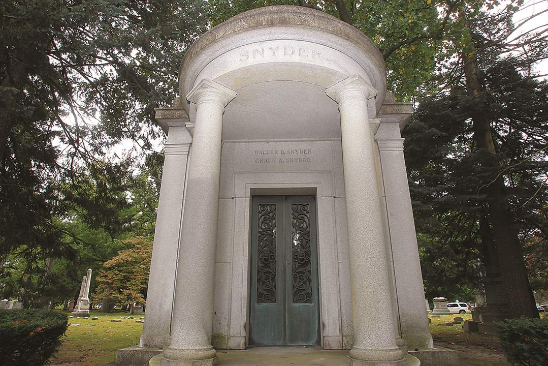 Grave18-8