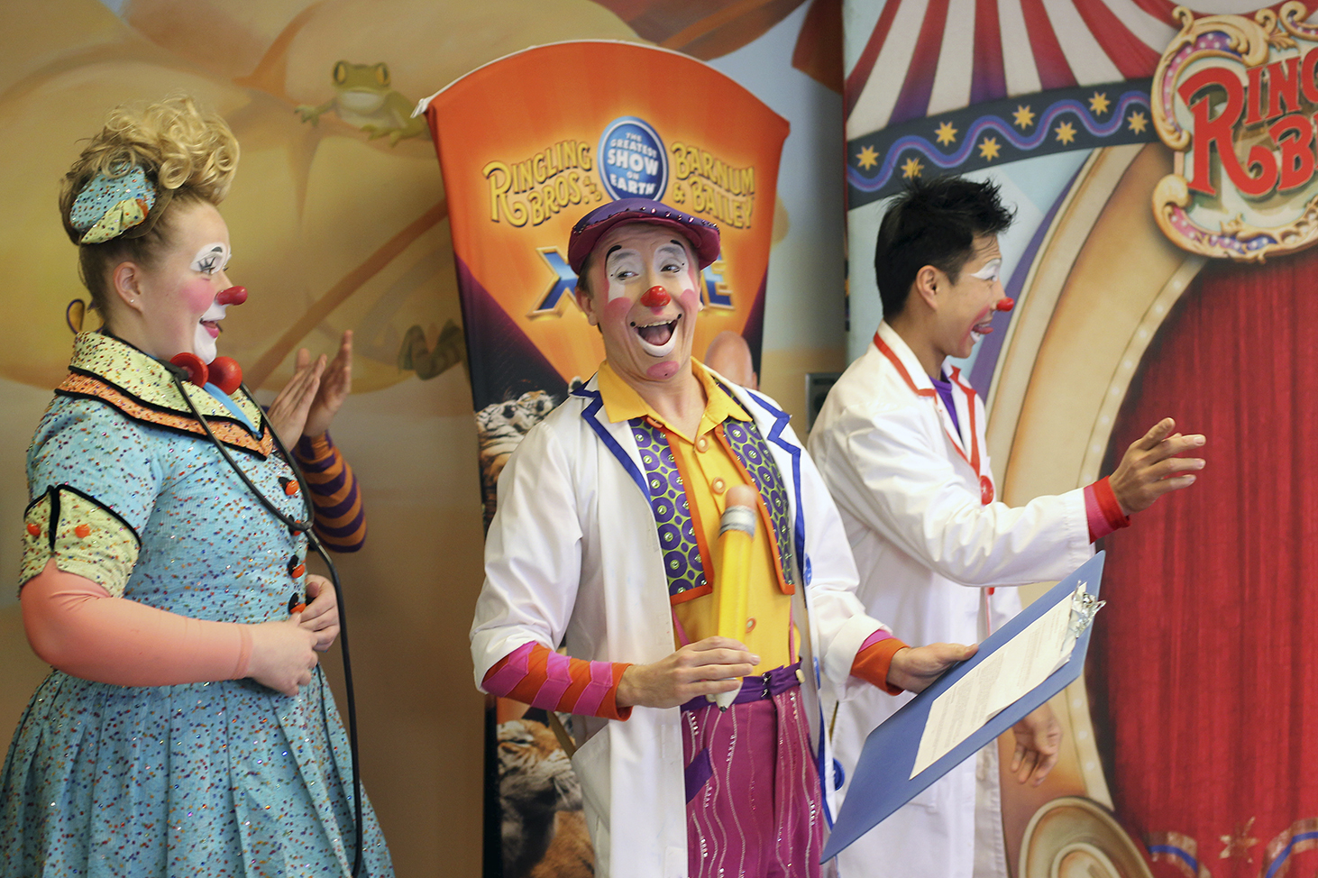 Circus clowns around with sick children - The Blade